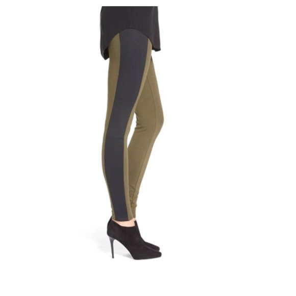 Spanx Pants - NWT $98 Spanx Textured Side Panel Leggings